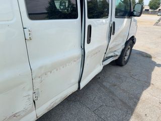 2015 Chevrolet Express 3500 Work Van - Primary Damage Right Image